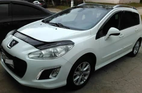 Дефлектор капота (мухобойка) Peugeot 308 с 2008–2011 г.в. (Пежо 308) Вип Тюнинг